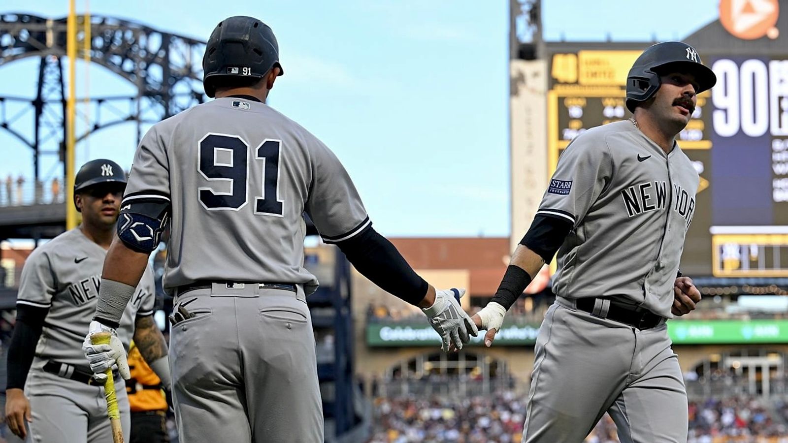 new york yankees vs pittsburgh pirates live